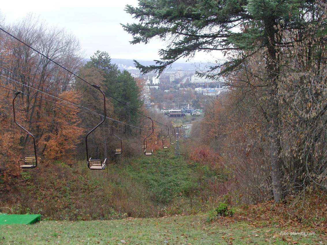 Канатная дорога от Атажукинского сада к ресторану Сосруко на горе Малая Кизиловка