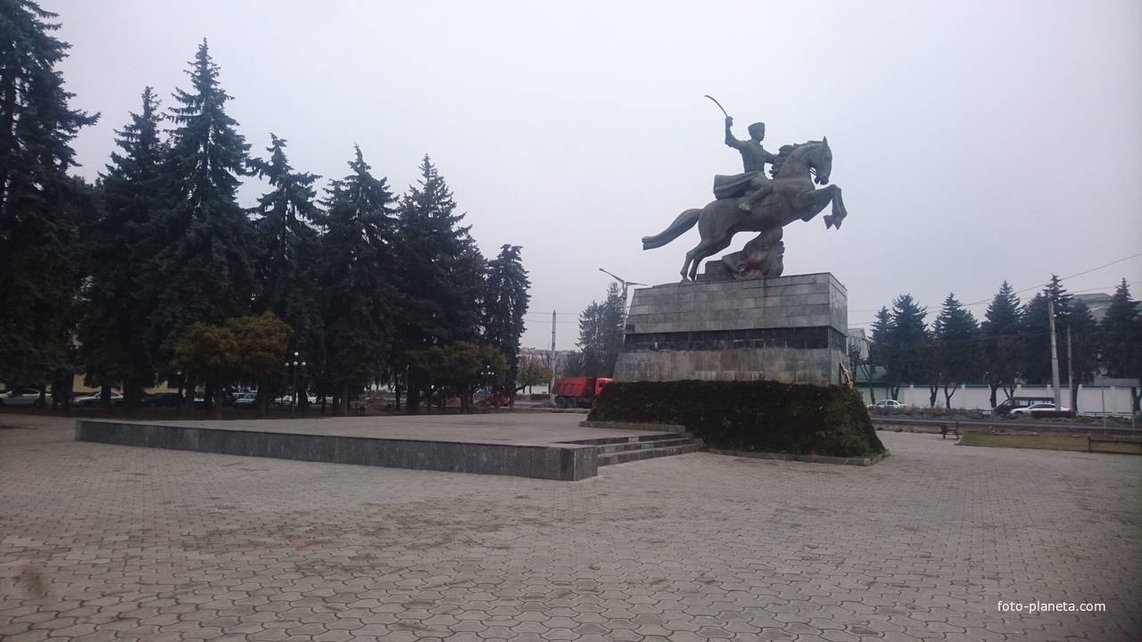 Памятник героям 115 Кабардино-Балкарской кавалерийской дивизии