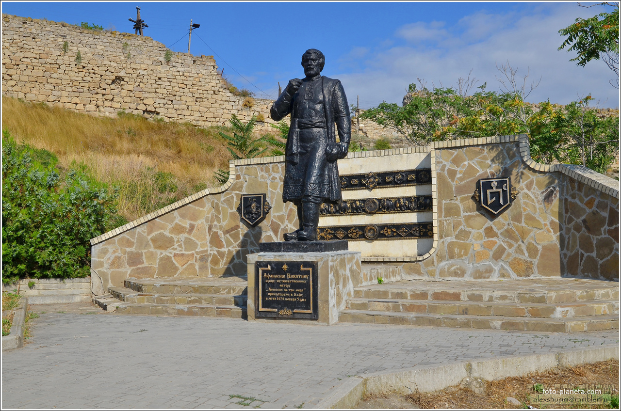 Памятник Афанасию Никитину