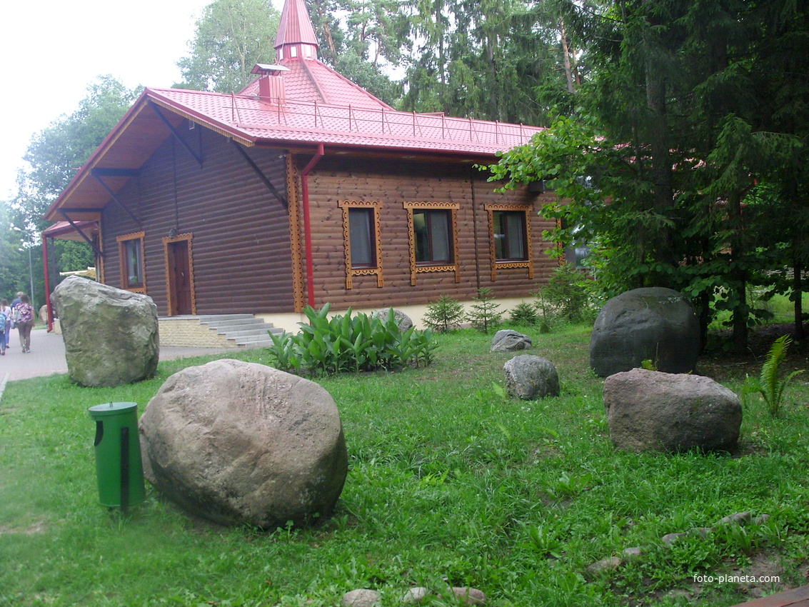 Валуны возле кафе &quot;Лесная Сказка&quot; в национальном парке &quot;Беловежская пуща&quot;