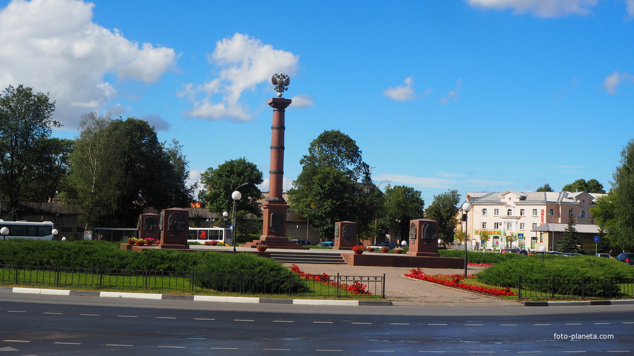 Стела - Псков, город воинской славы