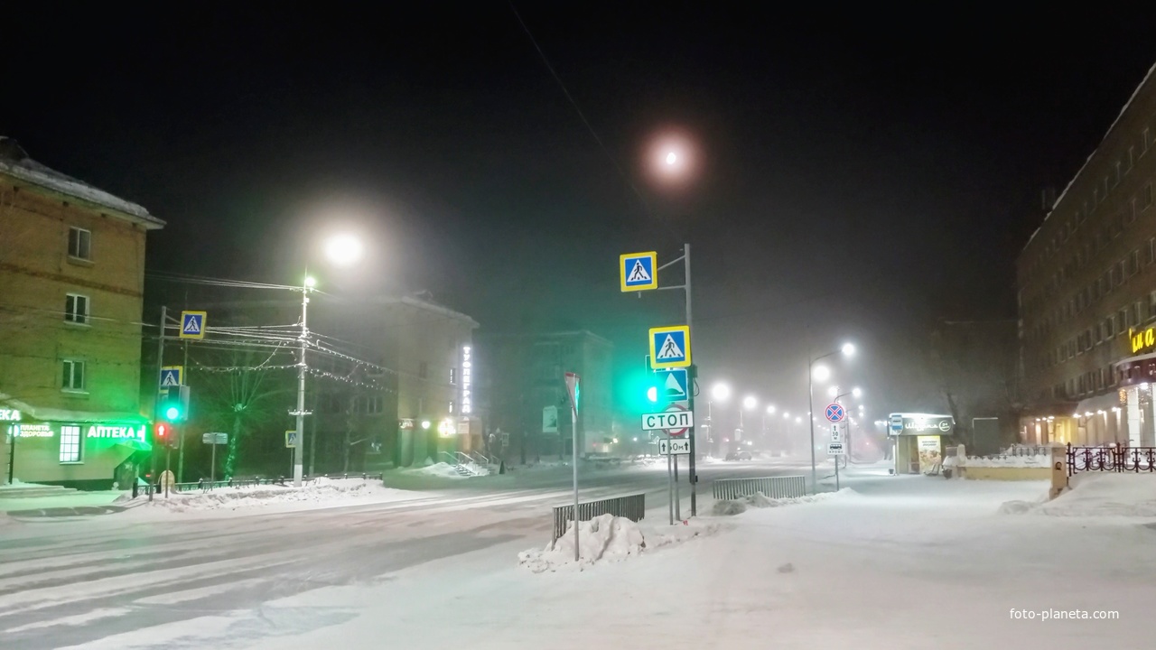проспект Ленина ночью
