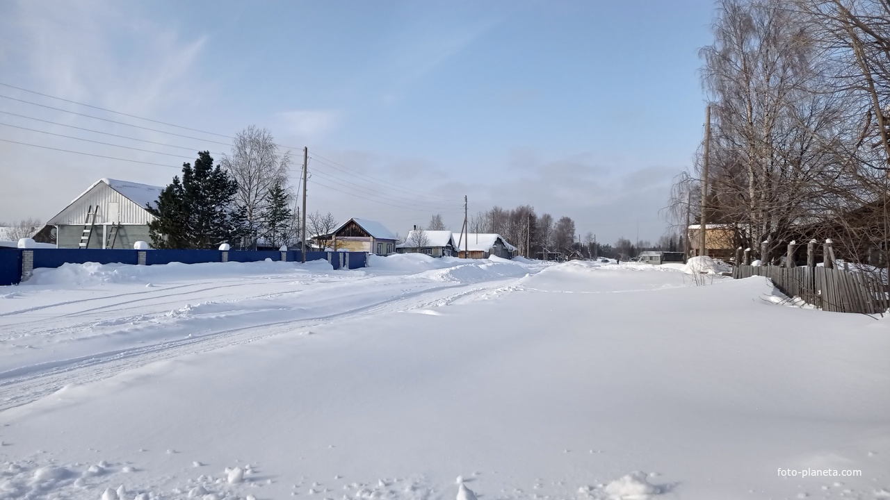 улица в п. Каджером