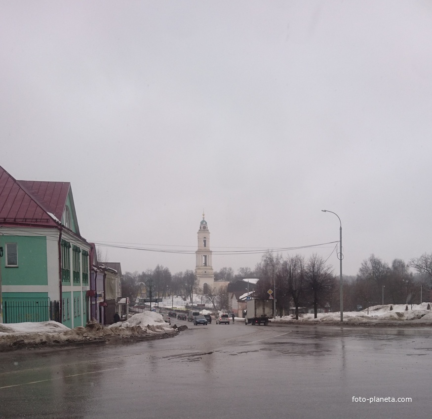 Улица Льва Толстого. Вид на Церковь Воскресения Христова