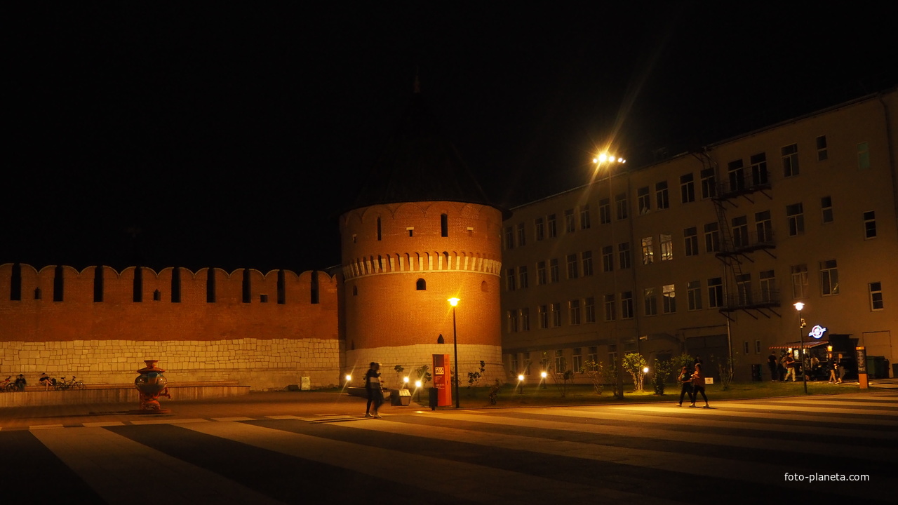 Ночь у  Наугольной башни кремля