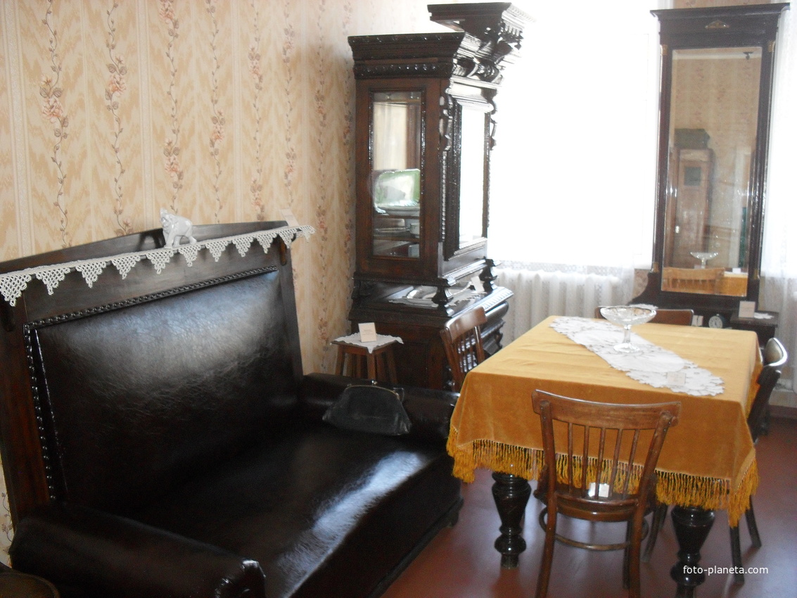 экспонаты дома музея-квартиры Ю и В.Гагариных