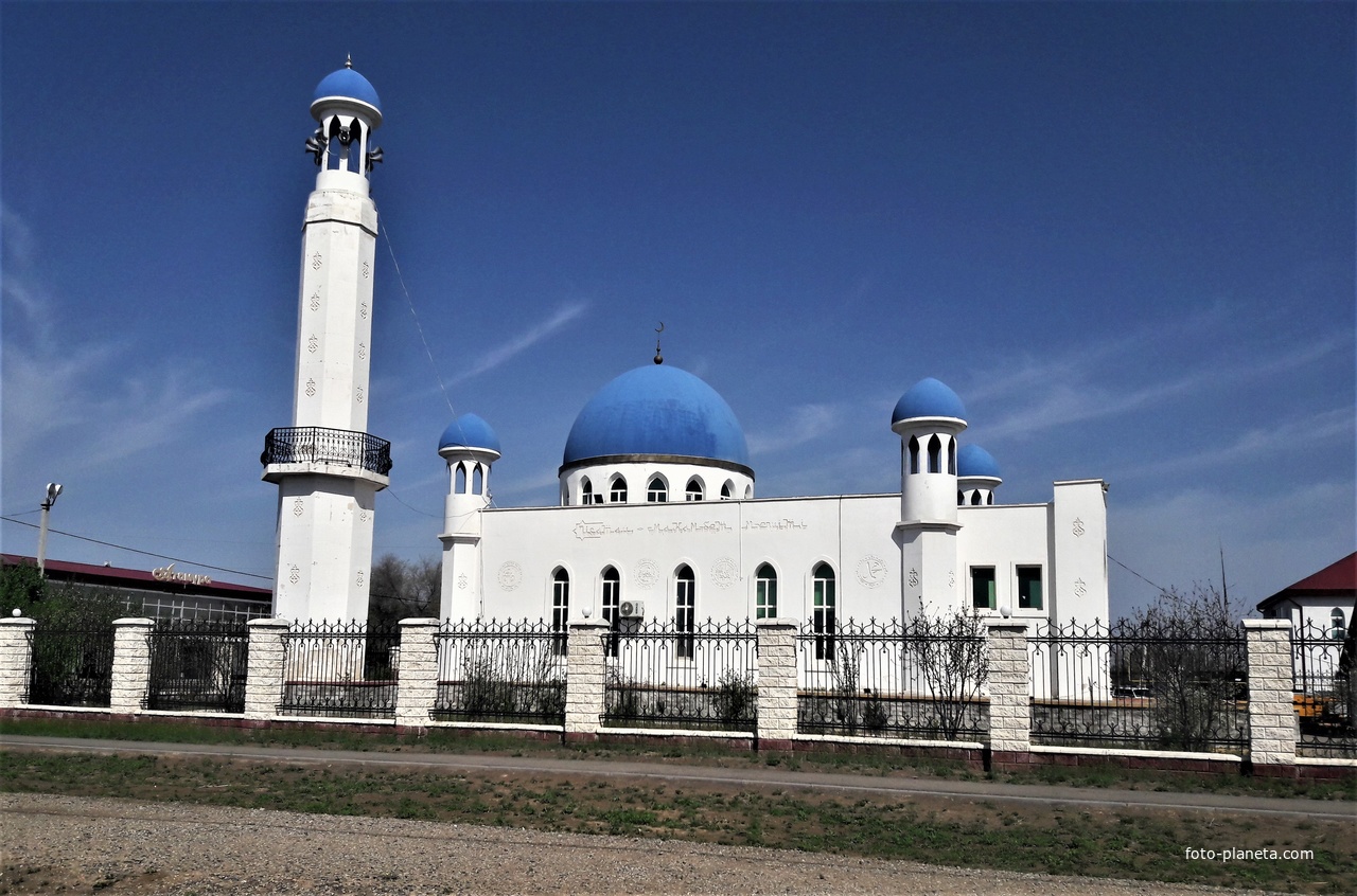 Махамбет. Мечеть