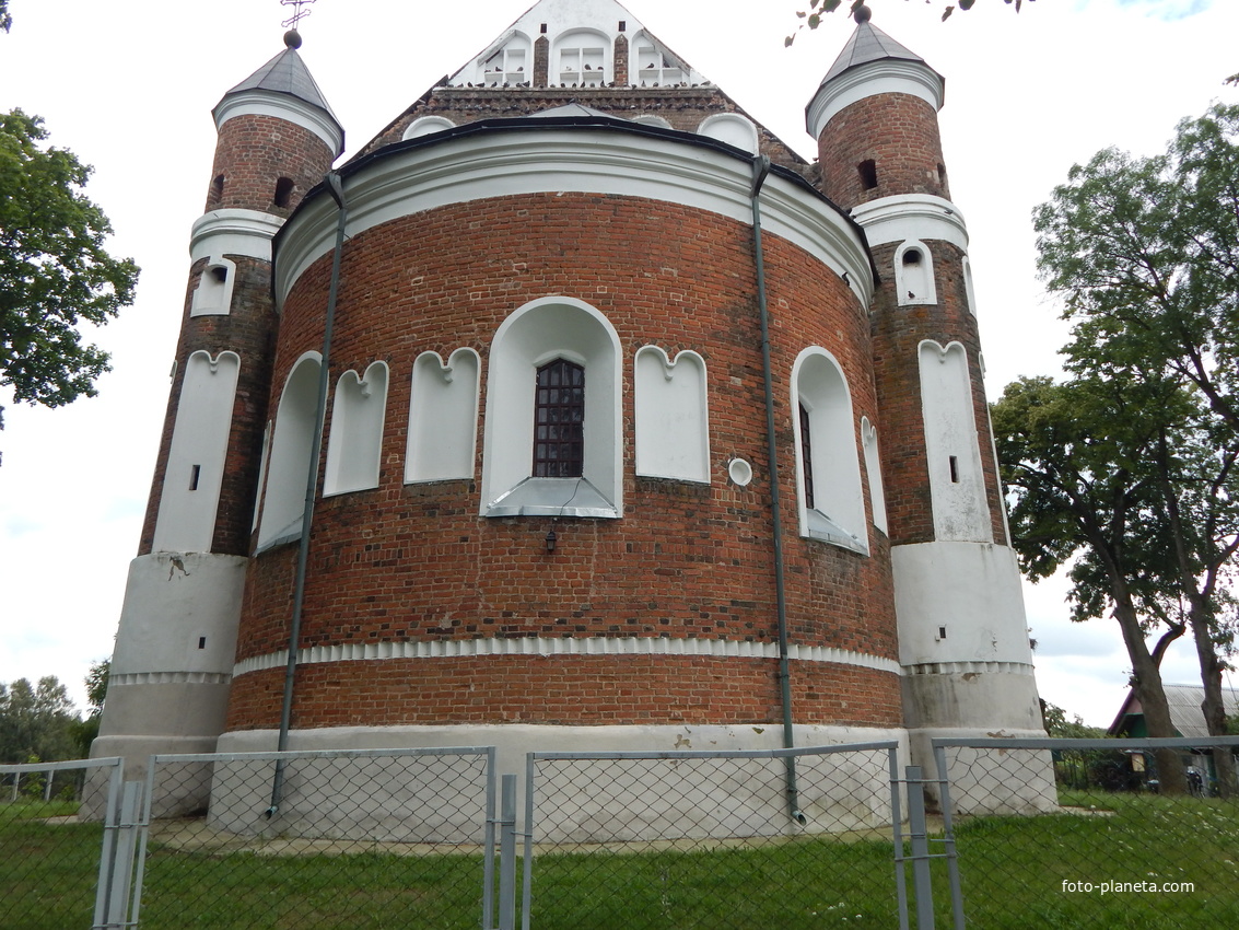 Вид Маломожейковской церкви со стороны апсиды