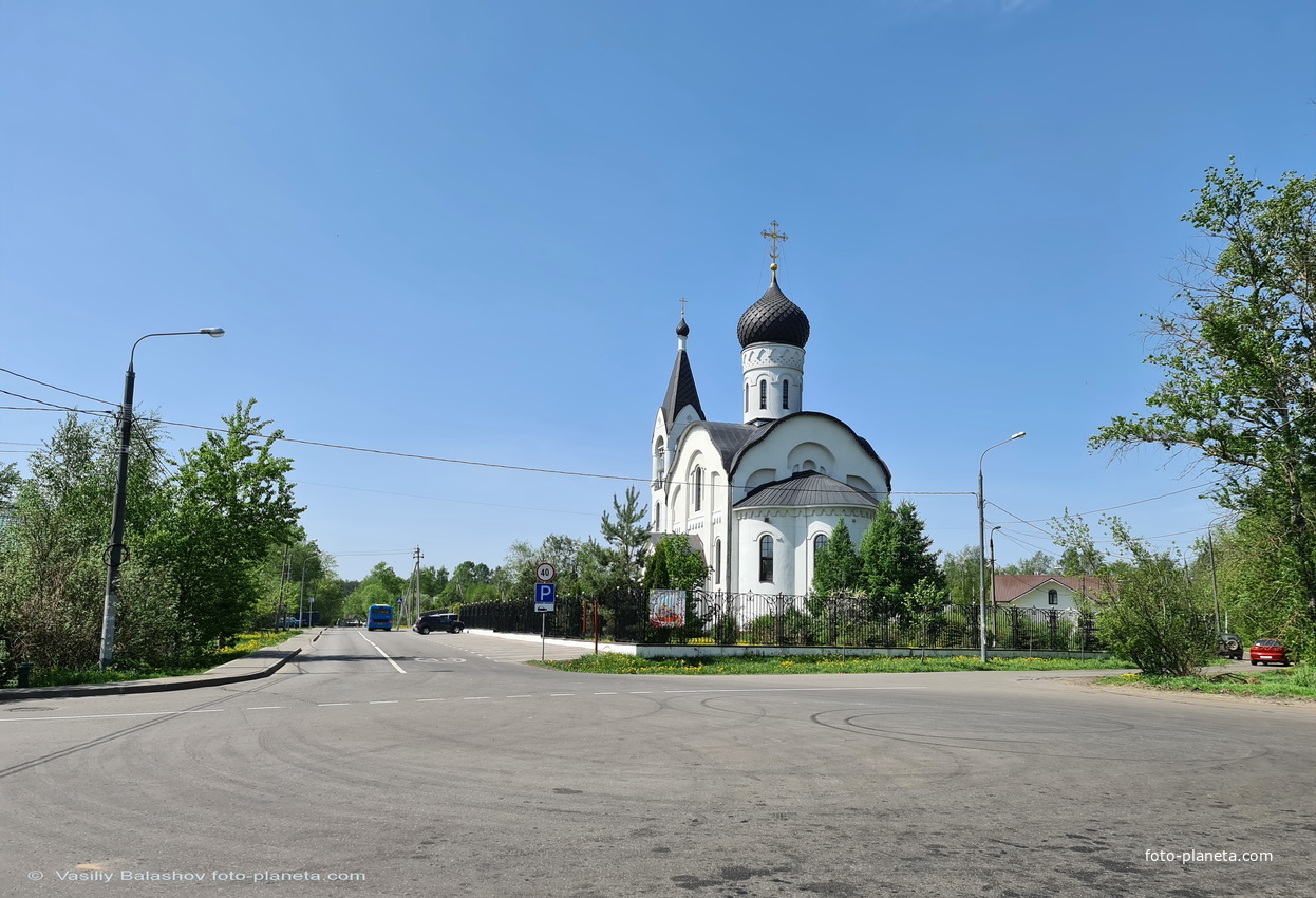 Толстопальцево, Воскресенская церковь