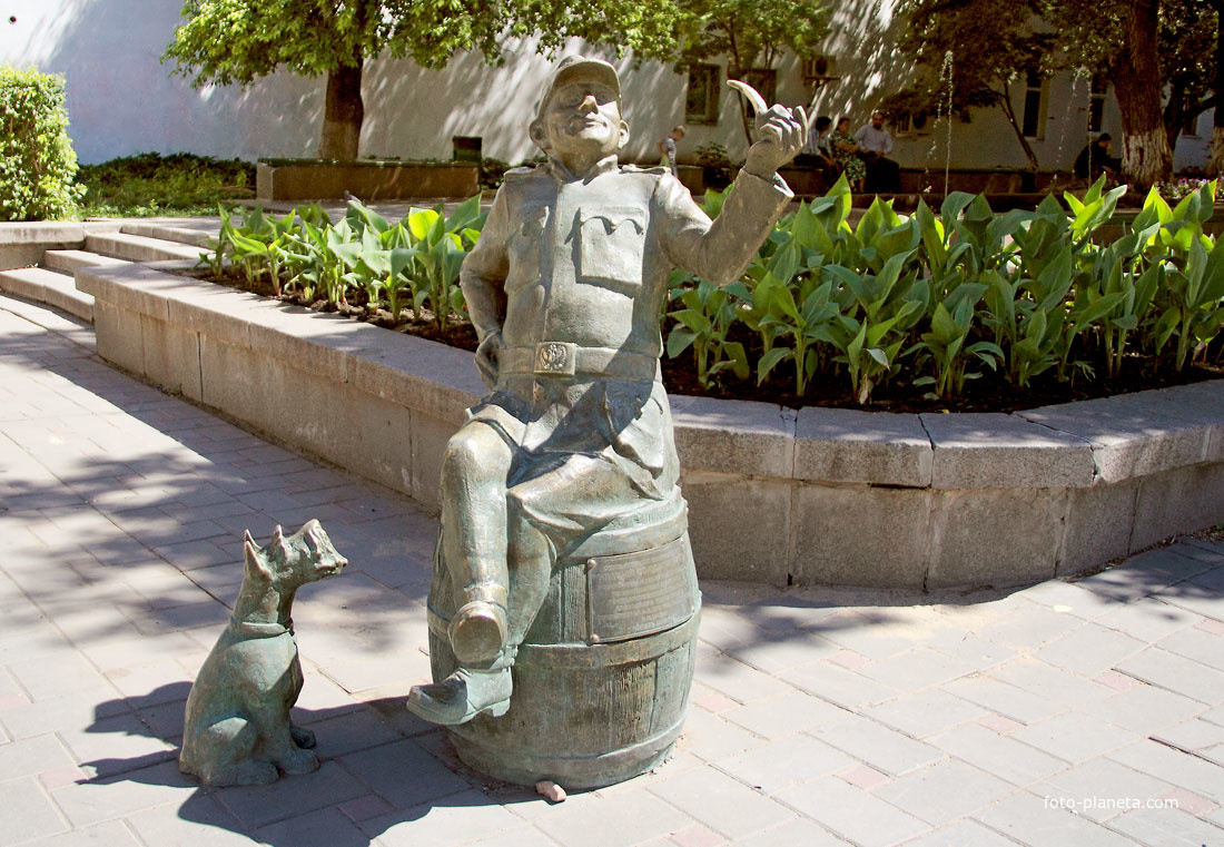 Скульптура бравого солдата Швейка
