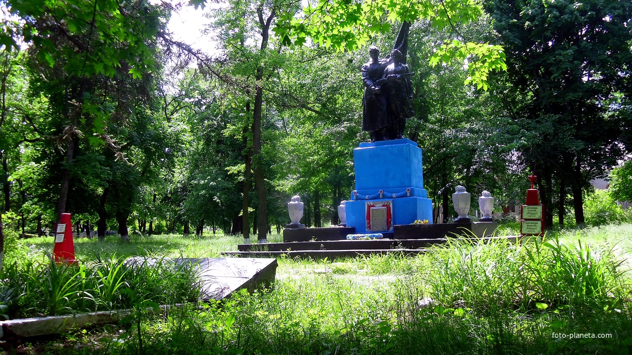 Братская могила освободителей села Елизаветградка.