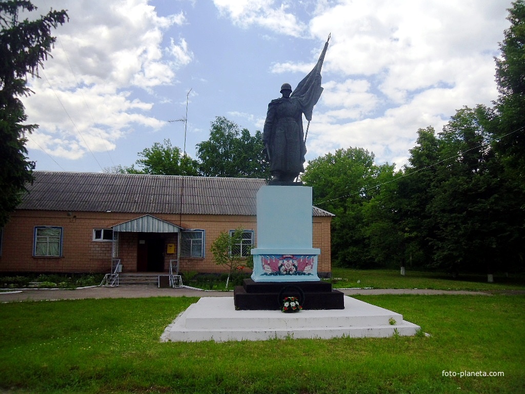 Памятник освободителям села Елизаветградка.