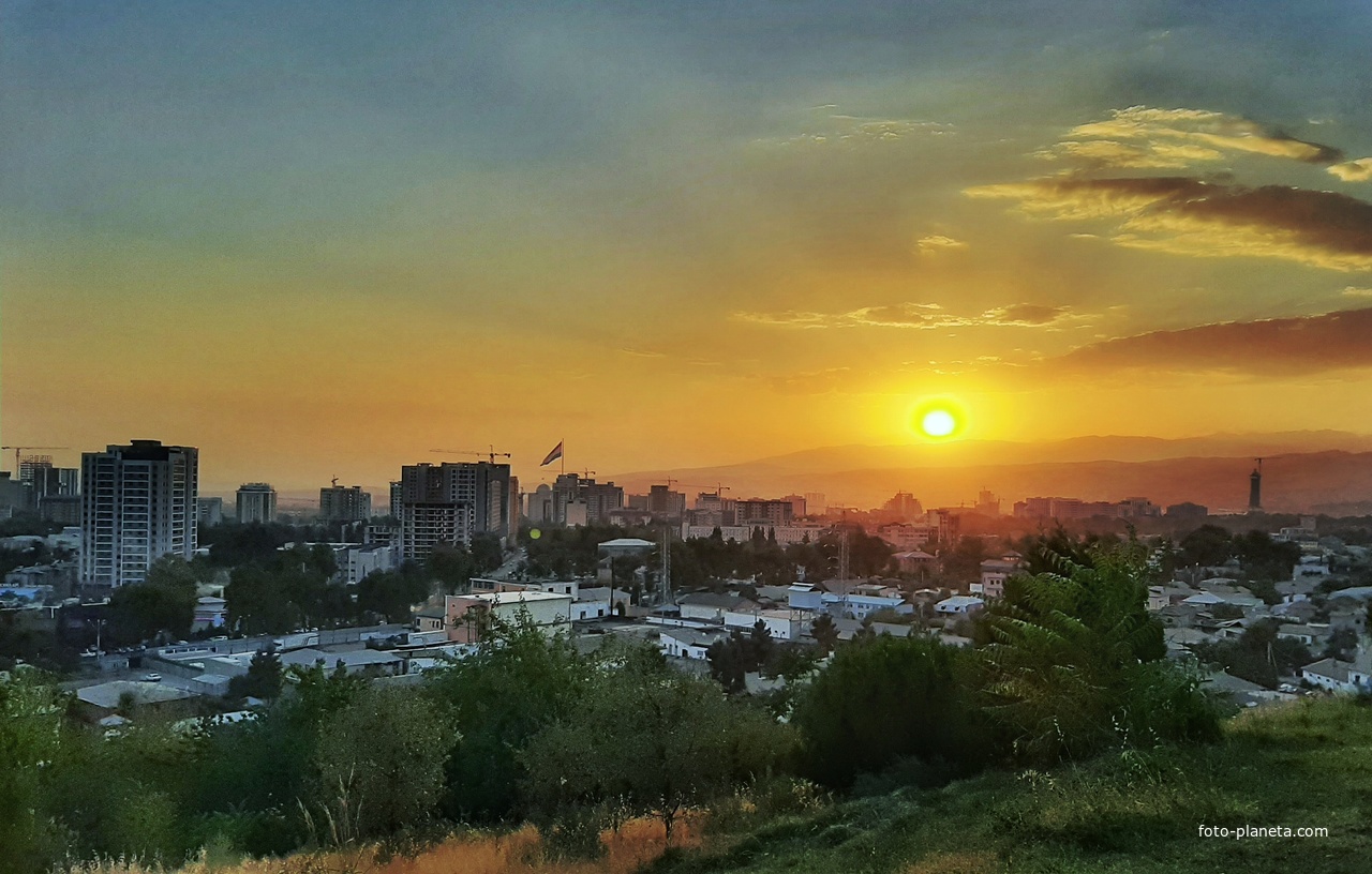 Вид на Душанбе из парка Победы