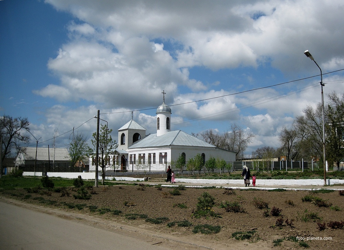 Церковь на ул.Ленина (результат реконструкции универмага СельПО после пожара в нём)