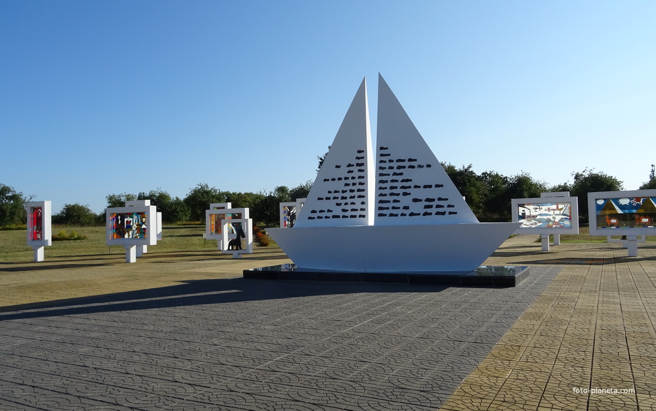 Мемориальный комплекс на месте детского концлагеря