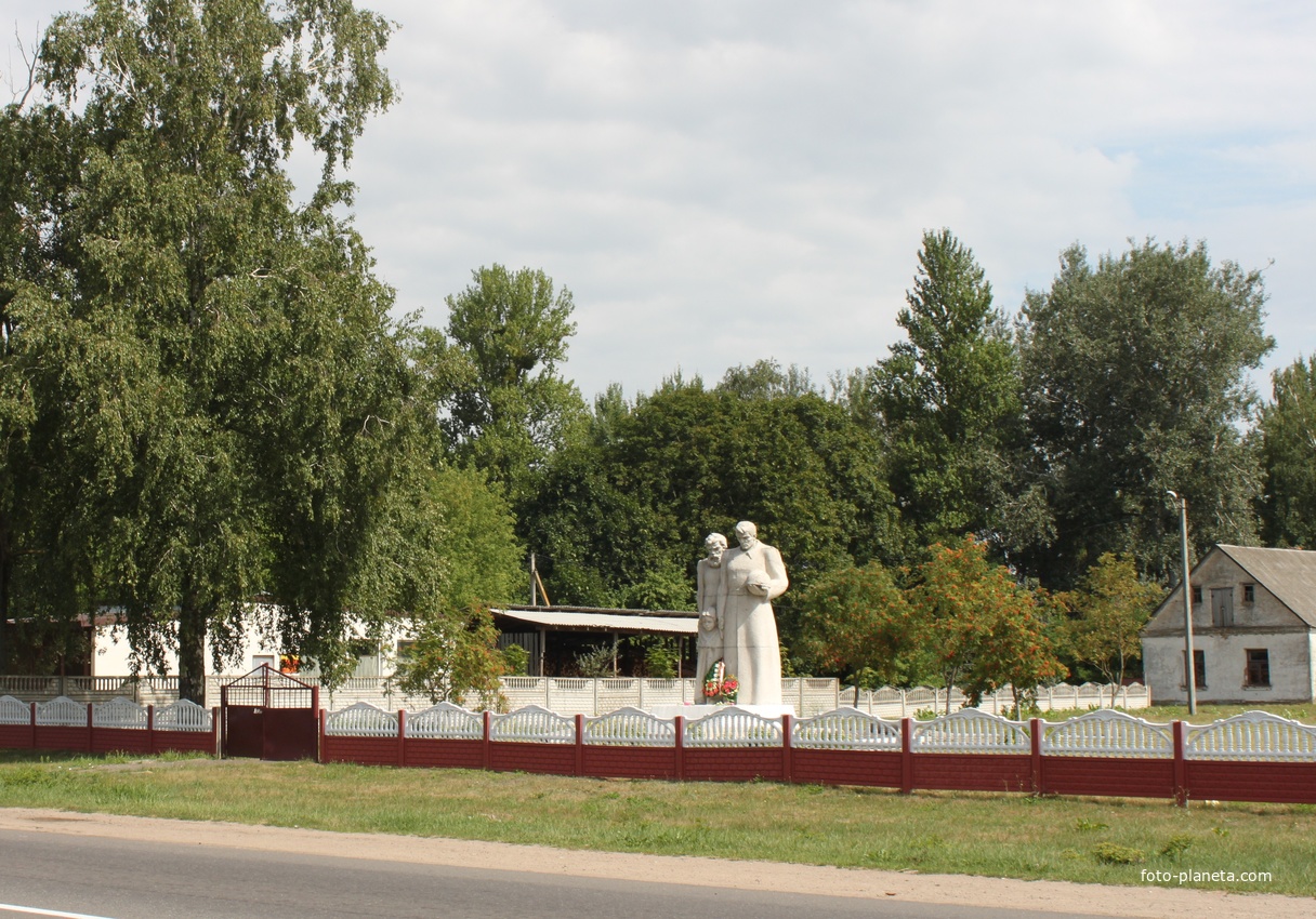 Памятник односельчанам, погибшим в годы ВОВ