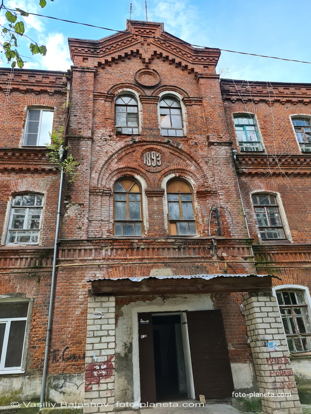 Фасад  дома  &quot;рабочая казарма&quot; Саввы Морозова