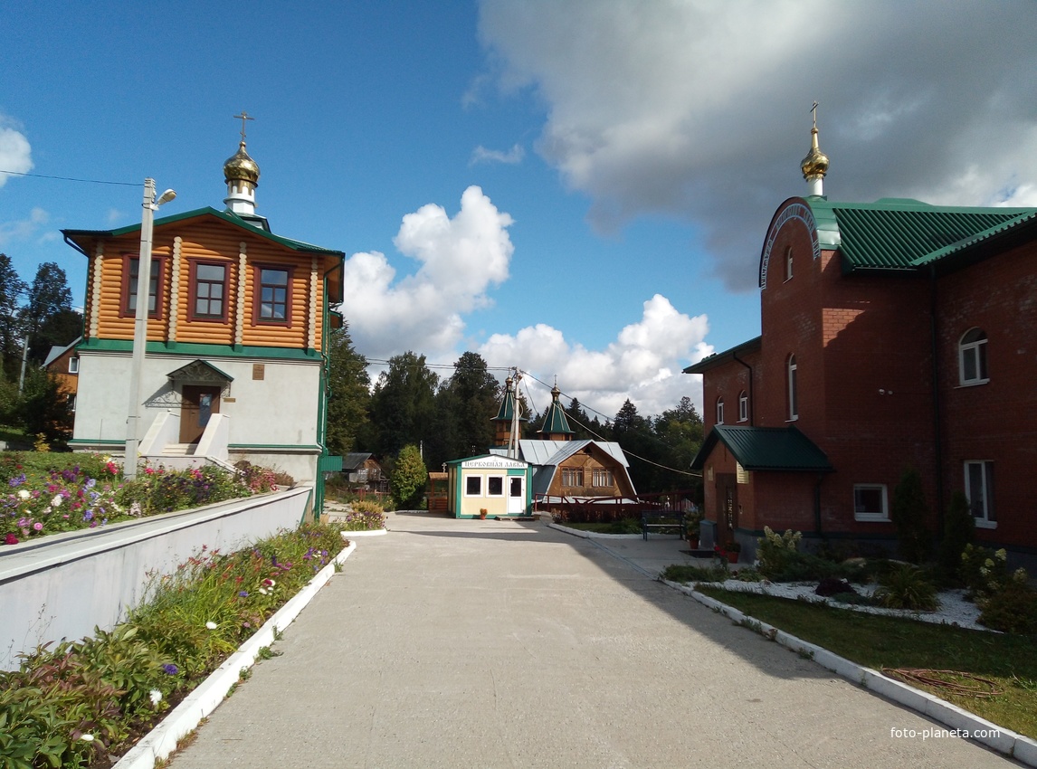 На территории Богородице-Казанского Серафимо-Алексеевского Бахаревского женского монастыря Пермской Епархии