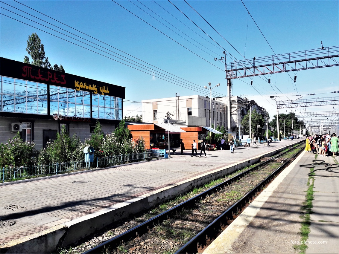 Тараз. Перрон ж.д.вокзала
