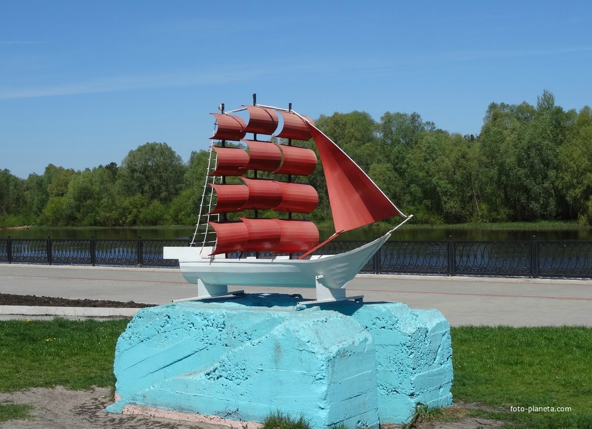 Паруса (берег реки Березина)