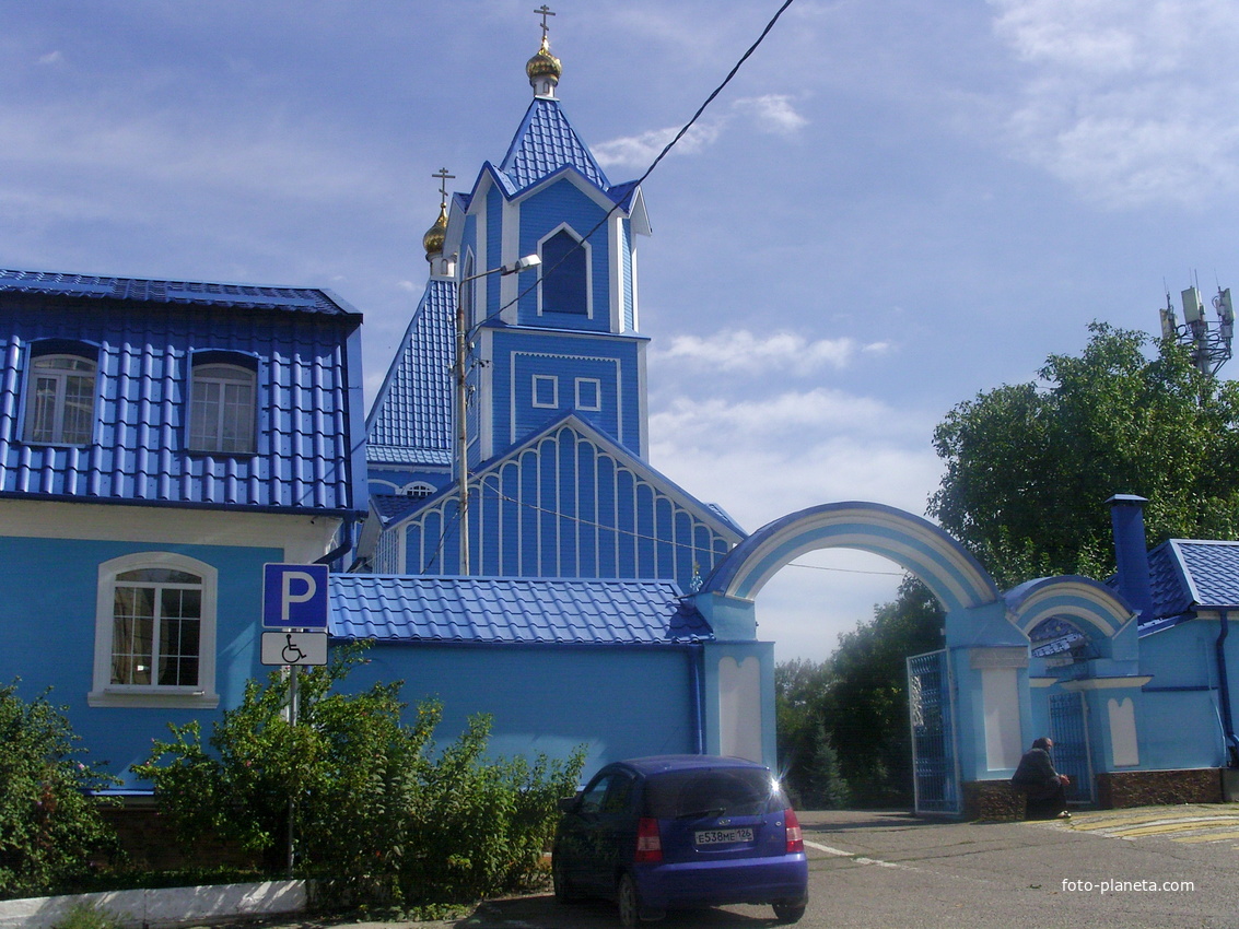 Свято-Никольский храм на улице Оборонной