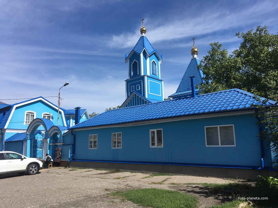 Свято-Никольская церковь на улице Оборонной