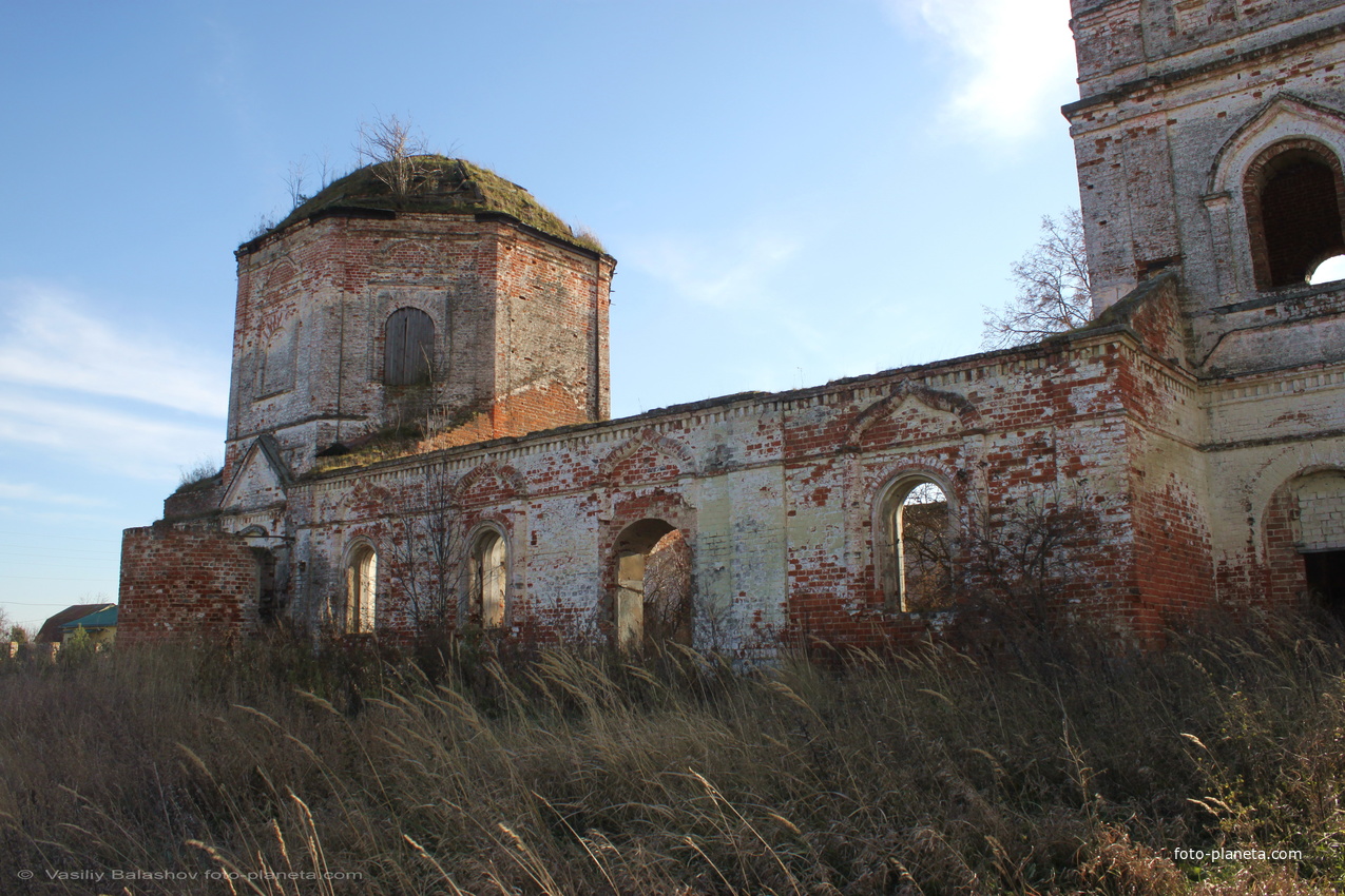 Круглово,  Покровская церковь
