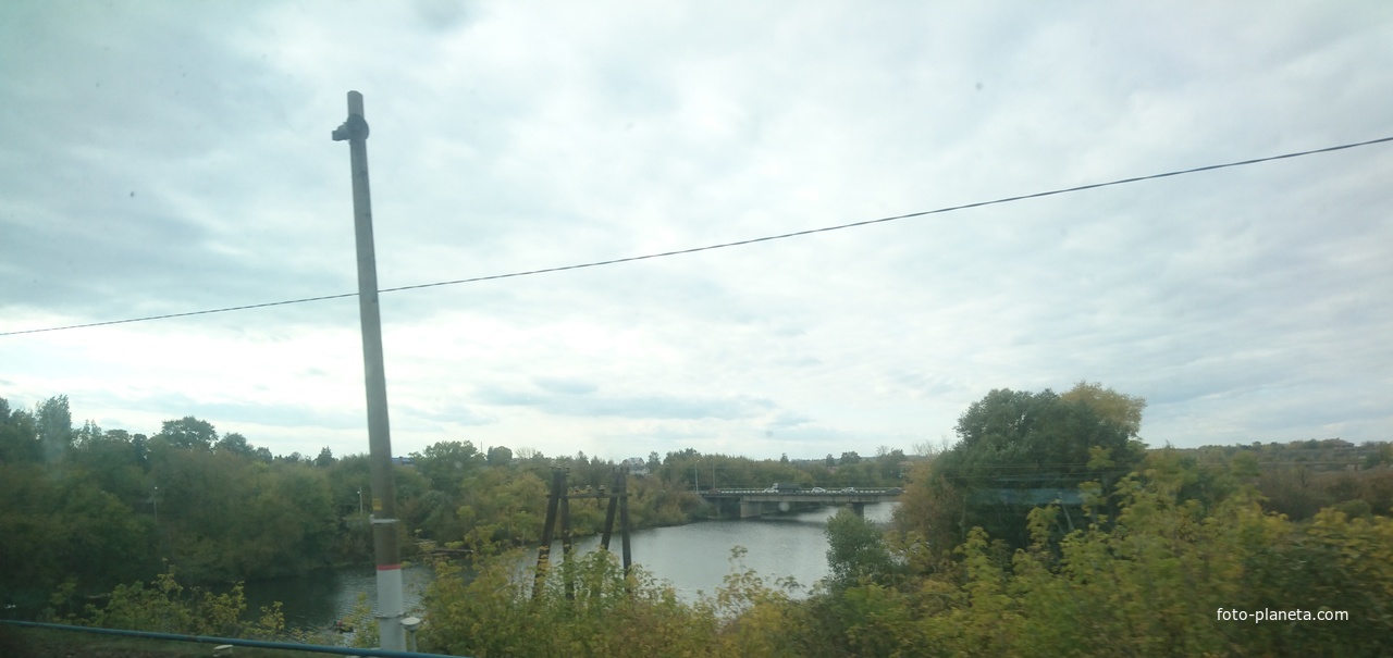 Река Матыра и мост с автострадой