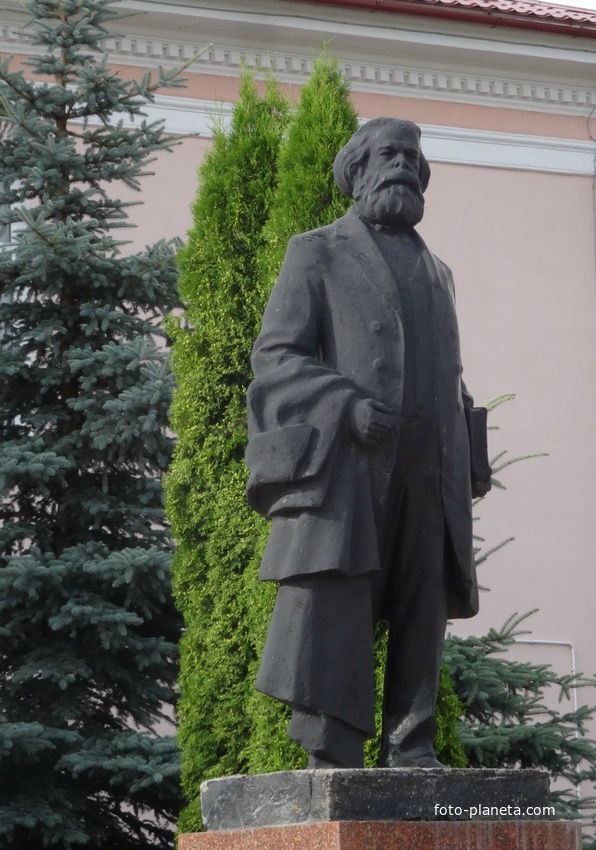 Памятник Карлу Маркса