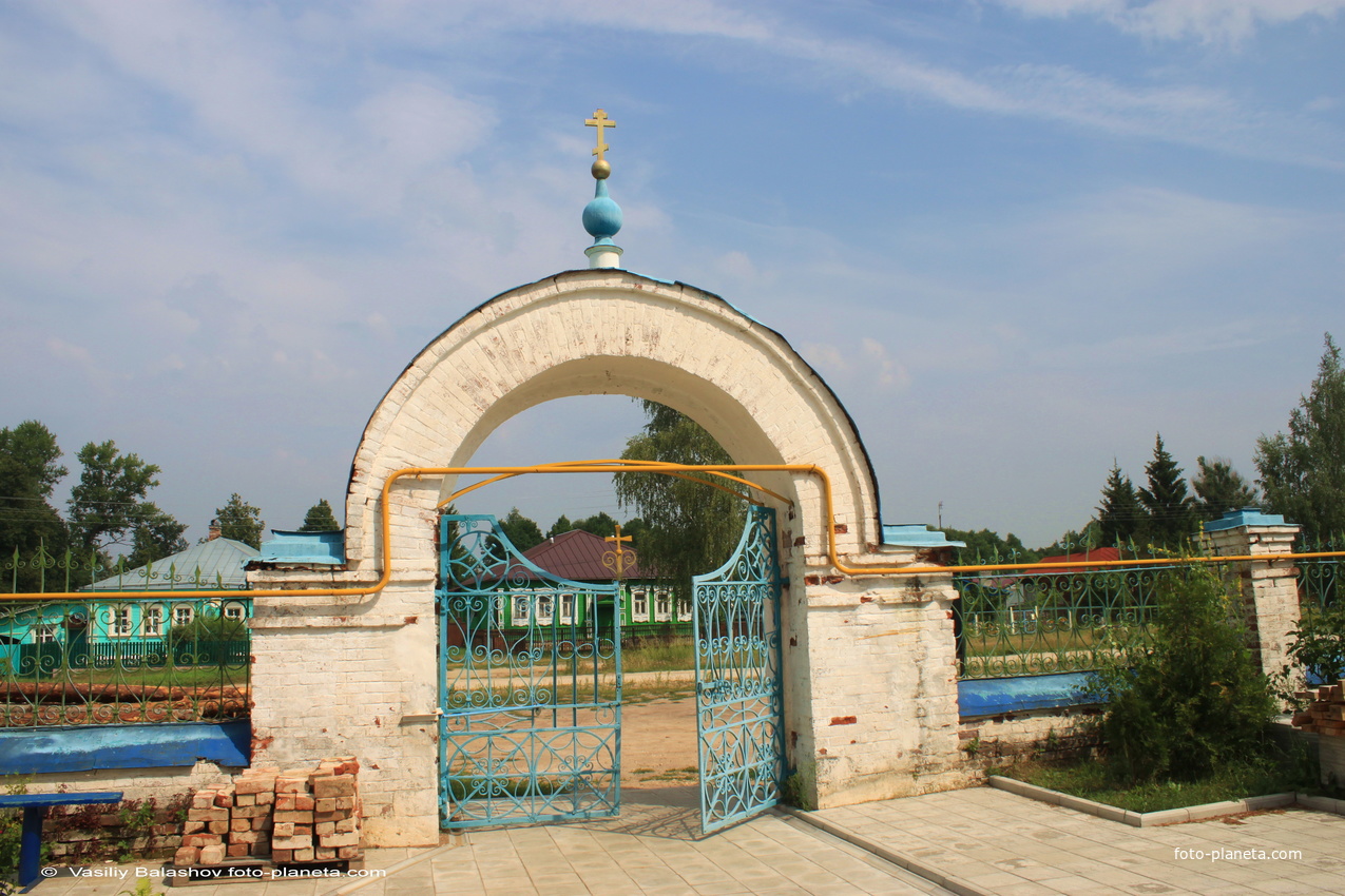 Давыдово, ворота ограды Преображенской церкви