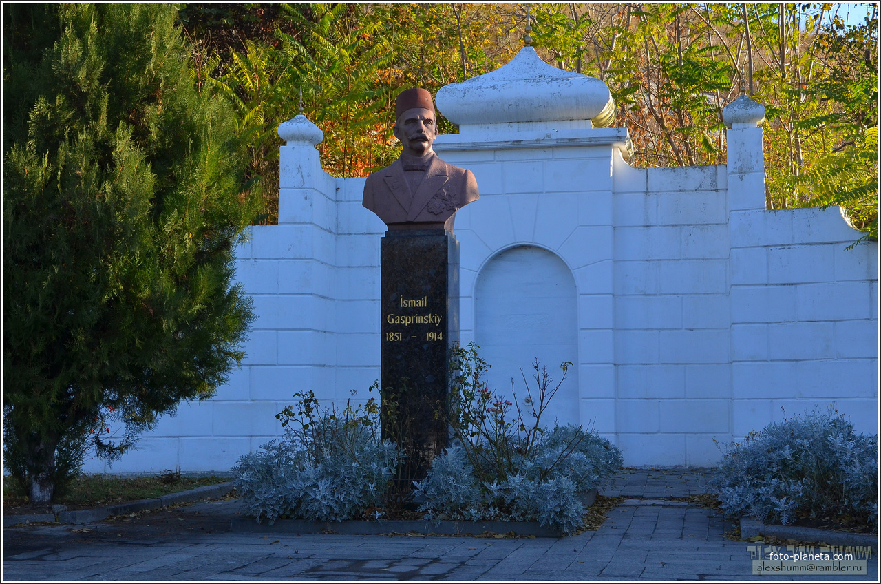 Памятник Исмаилу Гаспринскому