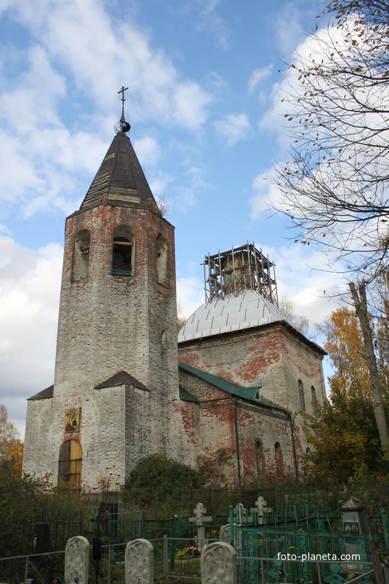 Алачино, церковь Николая Чудотворца и погост