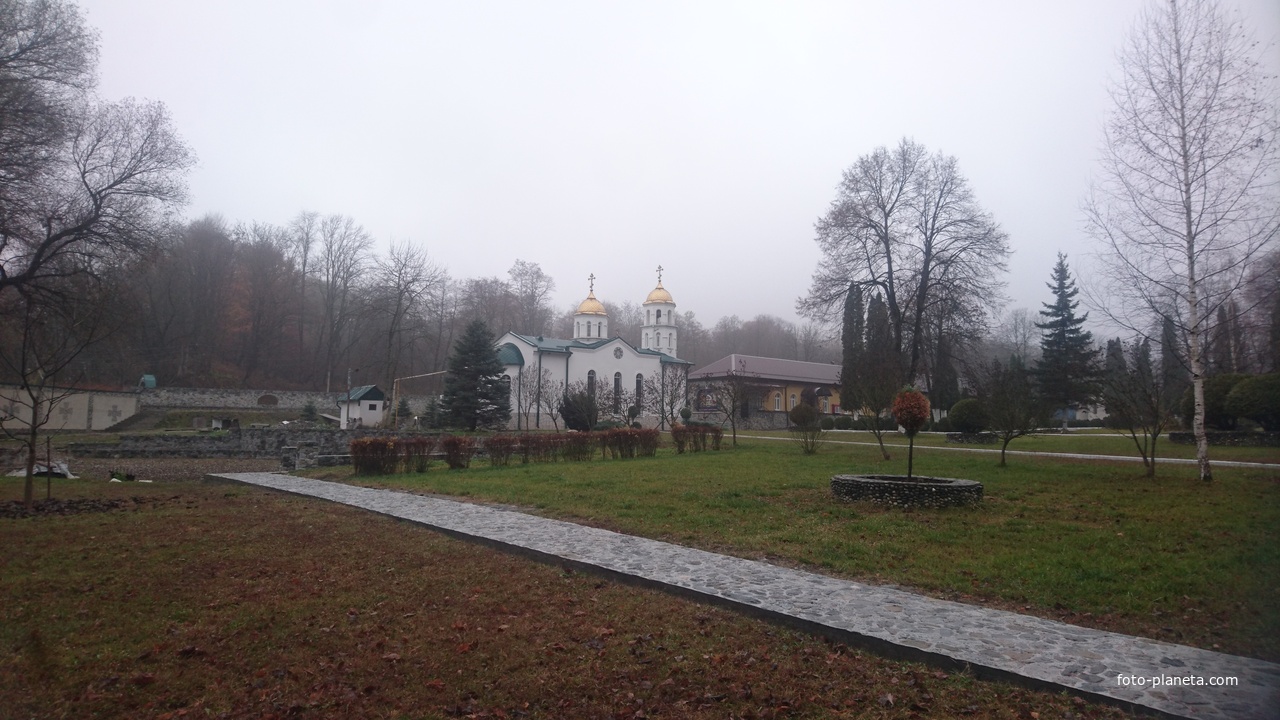 На территории Аланского Богоявленского женского монастыря