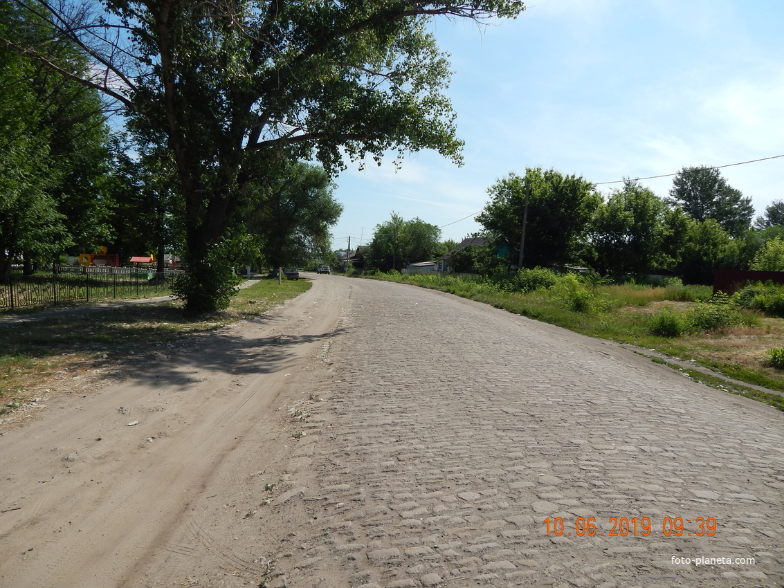 Сохранившаяся мощёная дорога на ул. Ленина