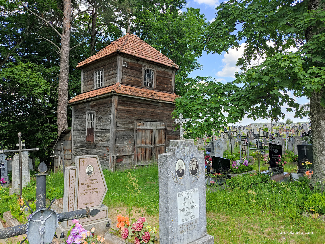 Каплица на кладбище