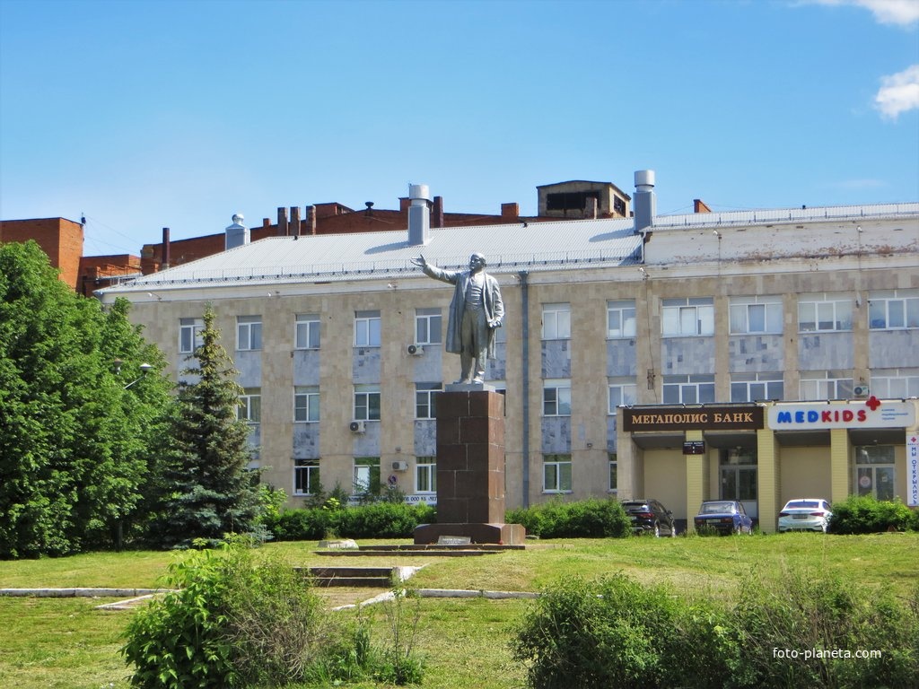 Памятник Ленину в микрорайоне Текстильщиков