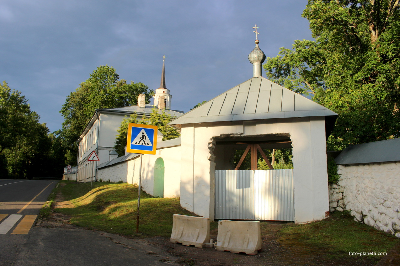Свято-Успенский Святогорский монастырь.