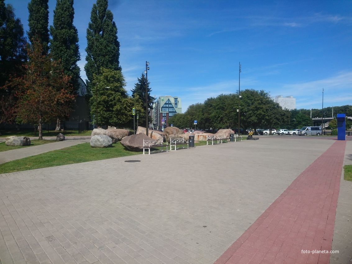 Территория Музея Мирового океана на набережной Петра Великого.