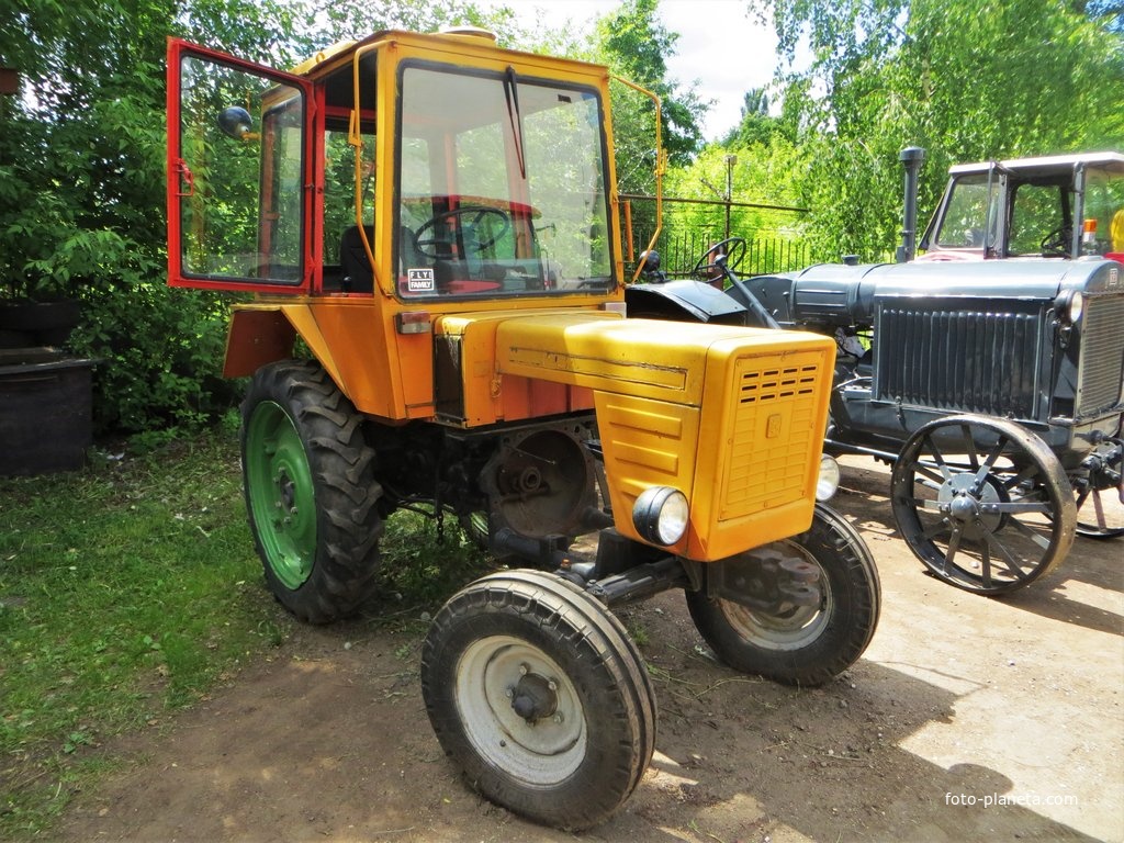 Трактор Е-25