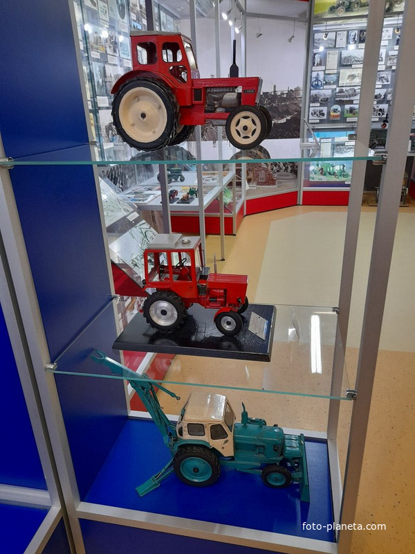 Модельки колёсных тракторов