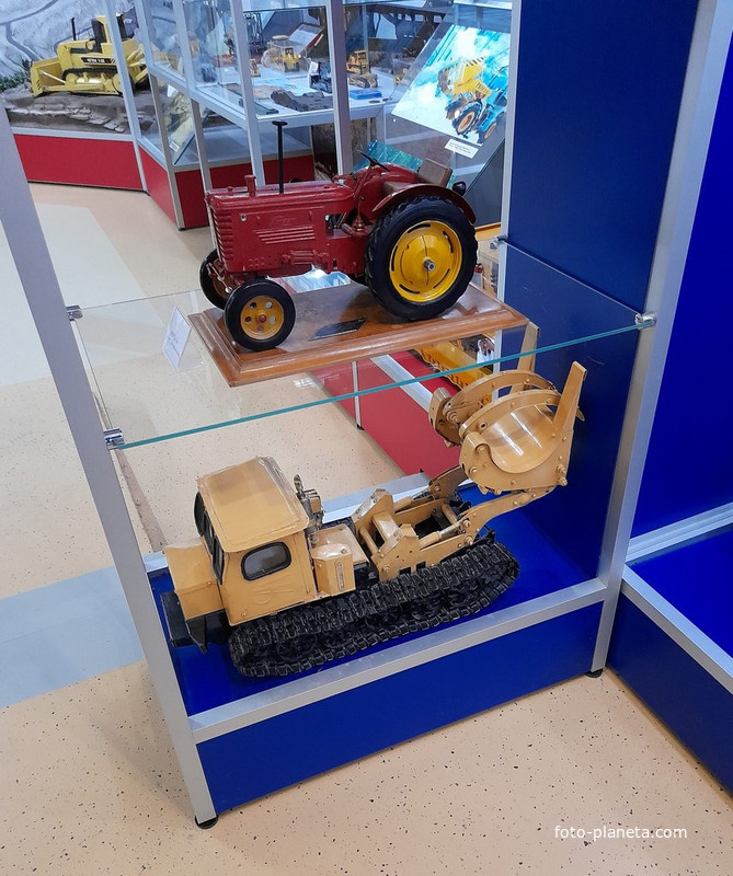 Модельки тракторов