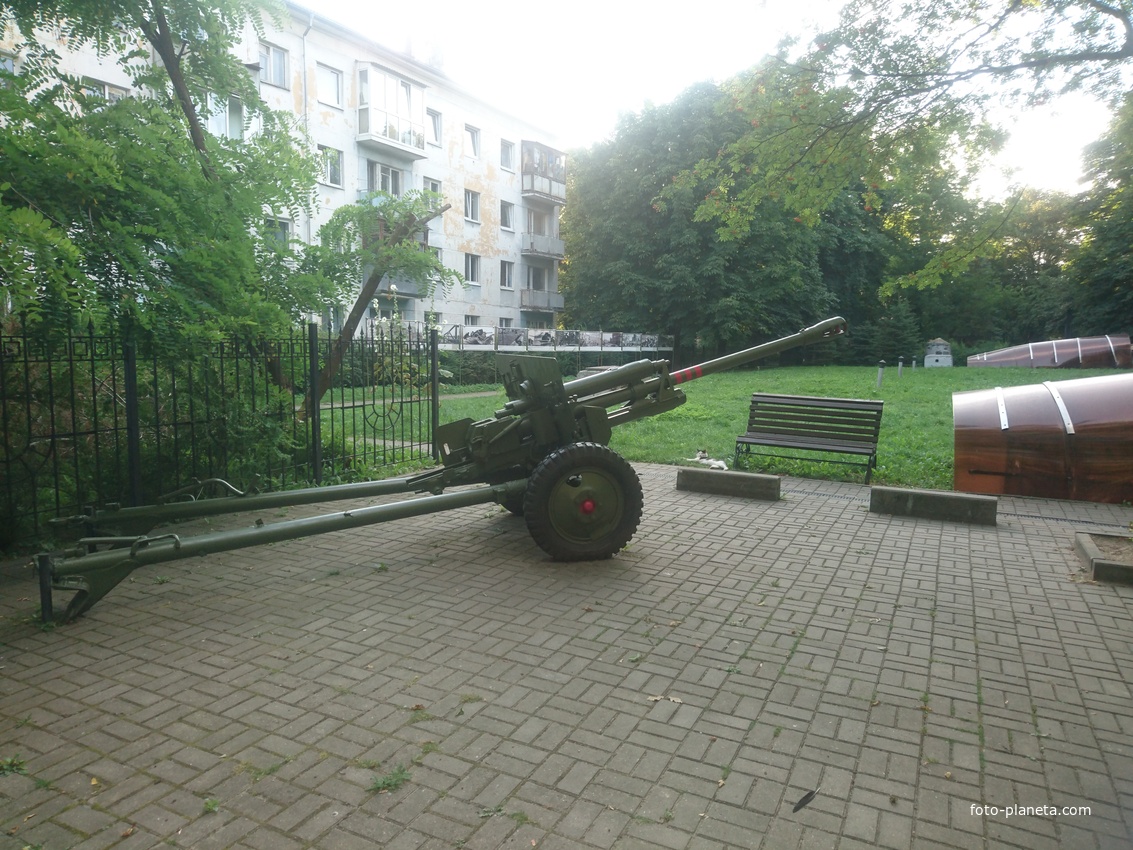Букер. Советская дивизионная и противотанковая пушка ЗИС-3.