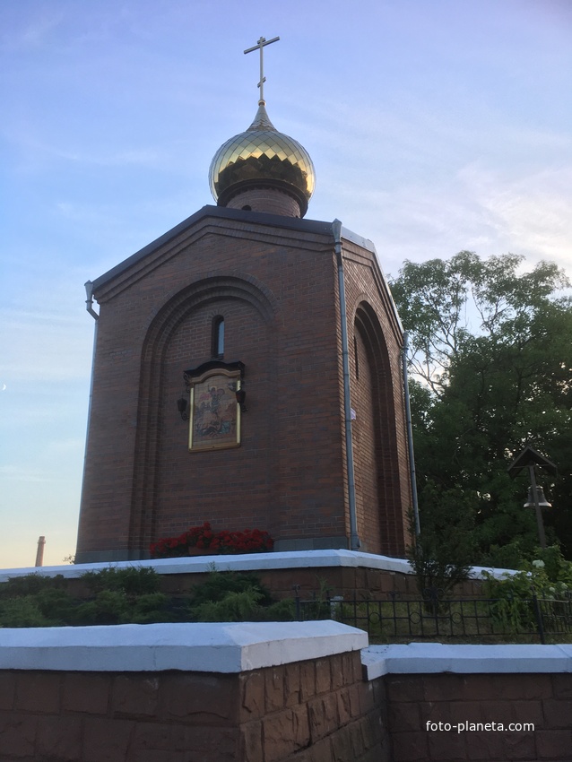 Православная часовня Святого Георгия, посвящённая советским солдатам, погибшим при штурме Кёнигсберга, построенная на верхнем покрытии Аусфальских ворот