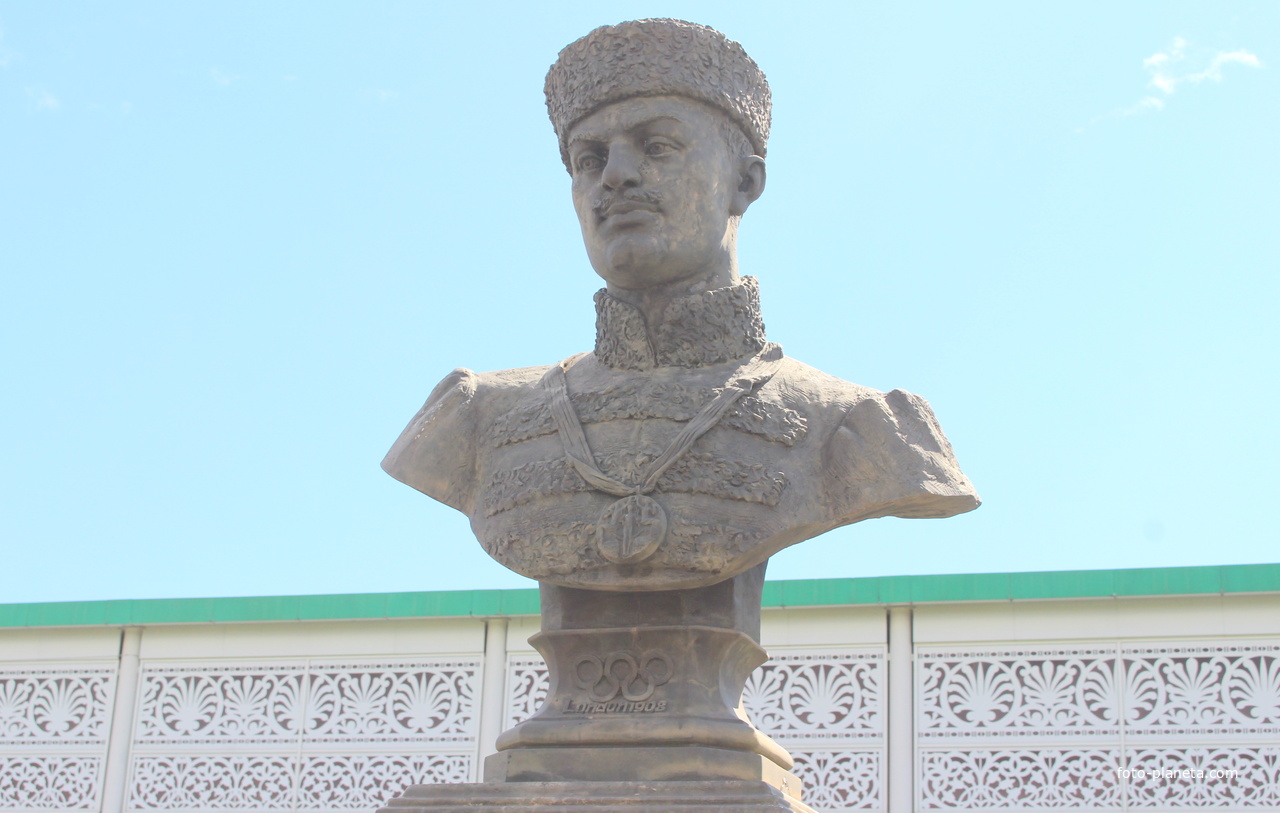 Памятник Николаю Панину-Коломенкину.