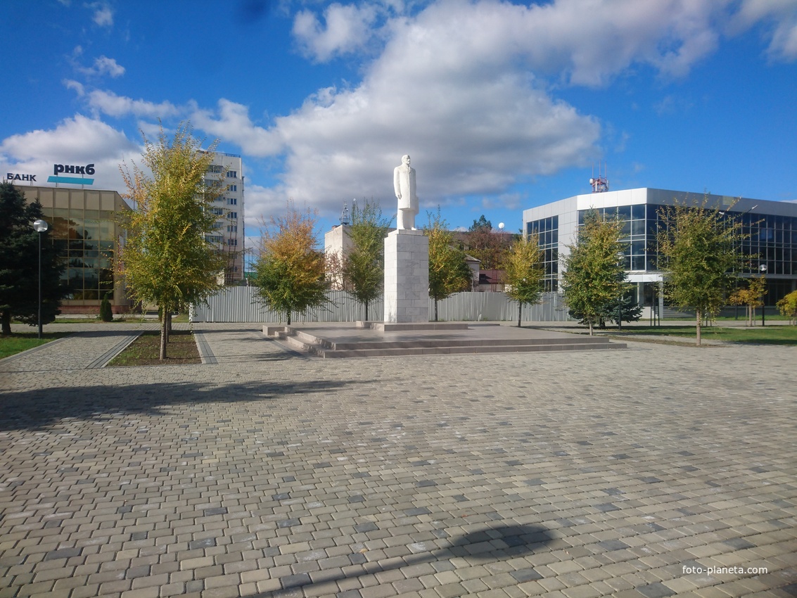 Памятник В.И. Ленину в Центральном парке (парке им. Тельмана)