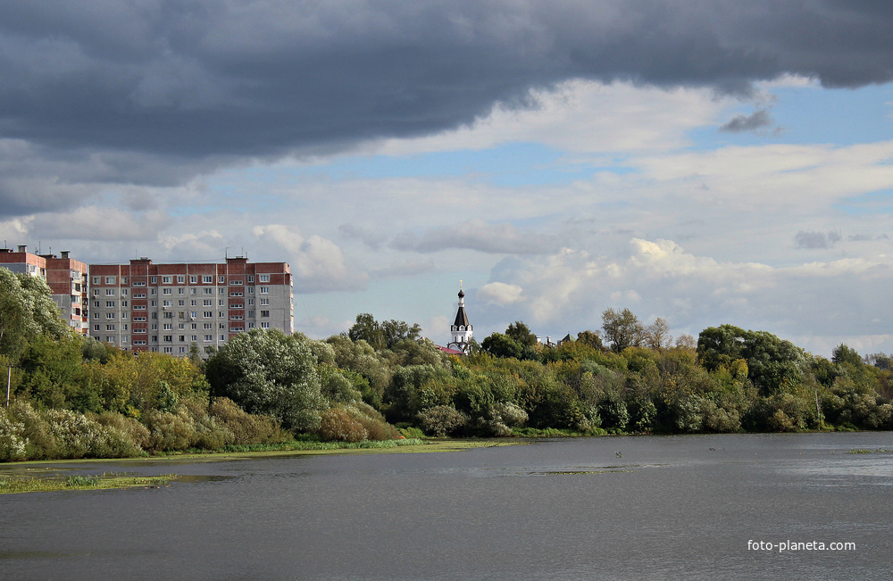 Река Клязьма, церковь Новомучеников и исповедников Орехово-Зуевских