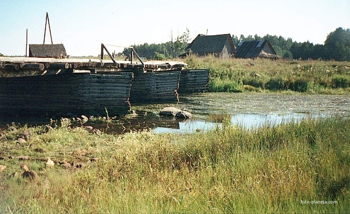 Старый мост в деревне Заречье. Ныне не существует