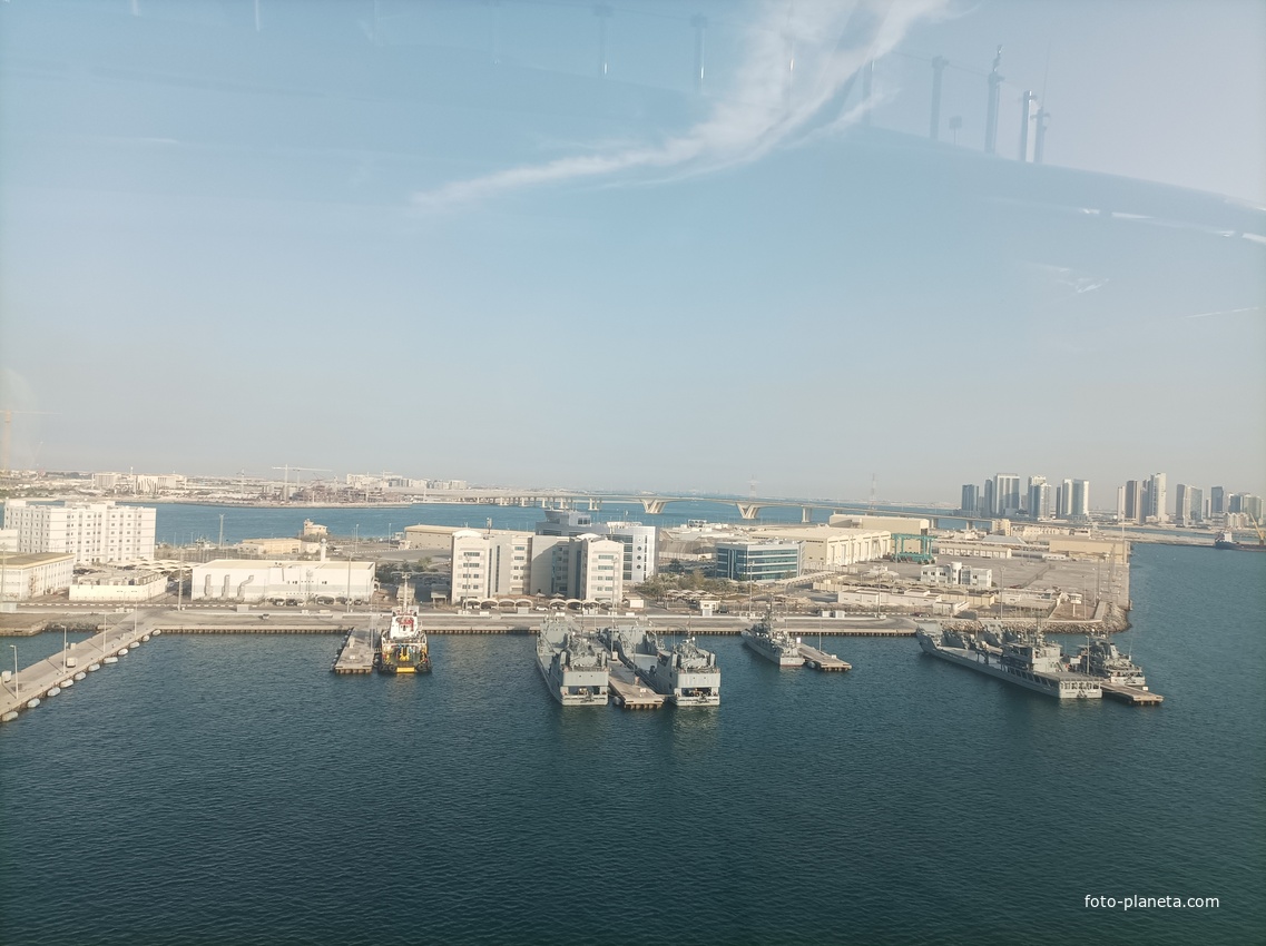 Морской порт Абу-Даби