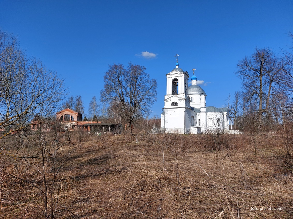Усадьба Алёшково, Успенская церковь