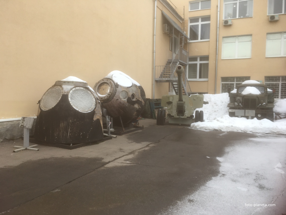 Исторический музей. Отдел новейшей истории города. Спускаемые аппараты